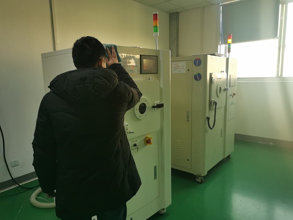 午夜精品久久久午夜电影网站机在小年除尘