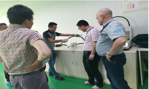 午夜精品久久久接待客户2