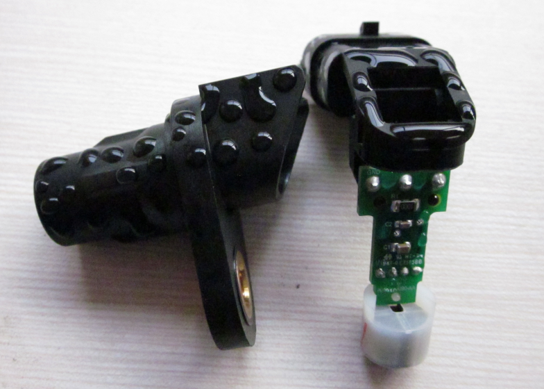 汽车传感器外壳在等离子处理前呈疏水状-午夜精品久久久午夜电影网站机