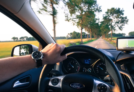 上半年以来汽车电子表现如何？午夜精品久久久午夜电影网站机观察