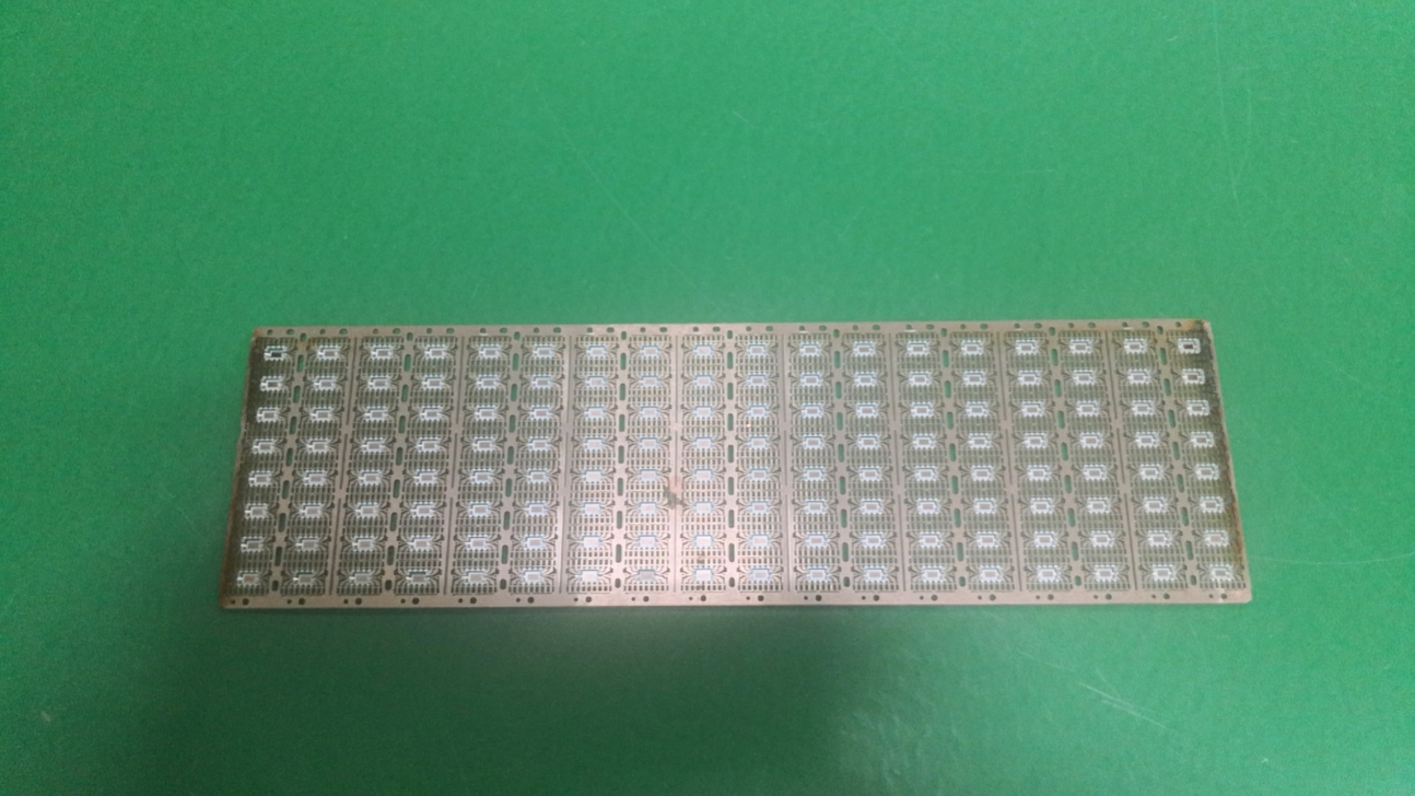 午夜精品久久久午夜电影网站机所处理的铜引线框架即铜支架产品