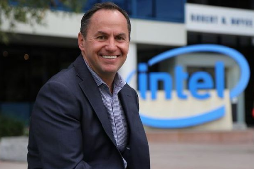 【午夜精品久久久】英特尔现任CEO鲍勃·斯旺